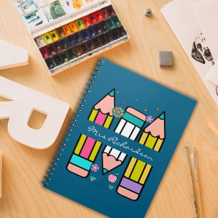 Carnet Crayon de couleur bleu nom de professeur dessin an