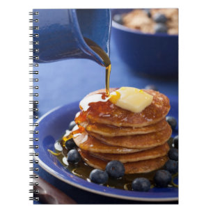Carnet Crêpes avec le sirop et la myrtille