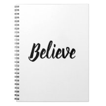 Croire la typographie minimaliste noir et blanc