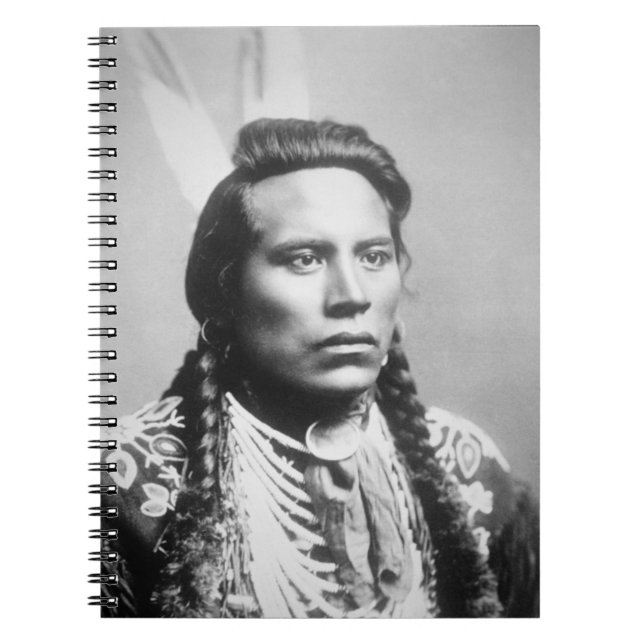 Carnet Curley, de la tribu de corneille, un des scouts de (Devant)