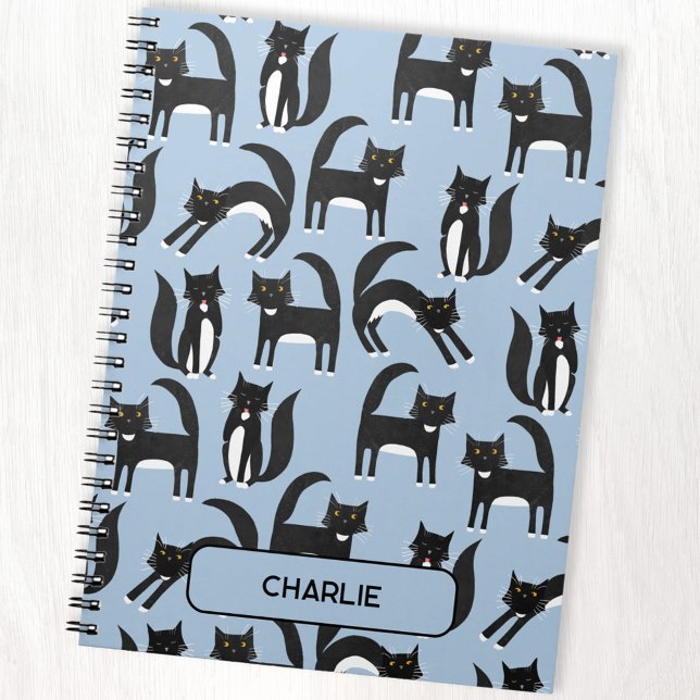 Carnet Cute personnalisée en noir et blanc Tuxedo Chat (Personalized name black and white tuxedo cat notebook for animal lovers.)