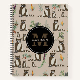 Carnet Cute Raccoon dans Pine Forest Motif Monogramme