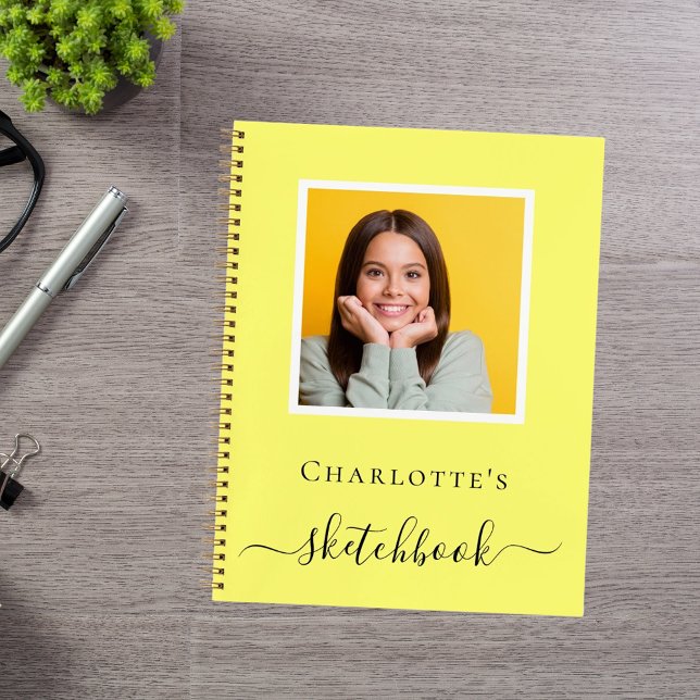Carnet de croquis typographie photo jaune (Créateur téléchargé)
