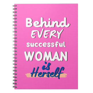 Carnet de femme qui réussit