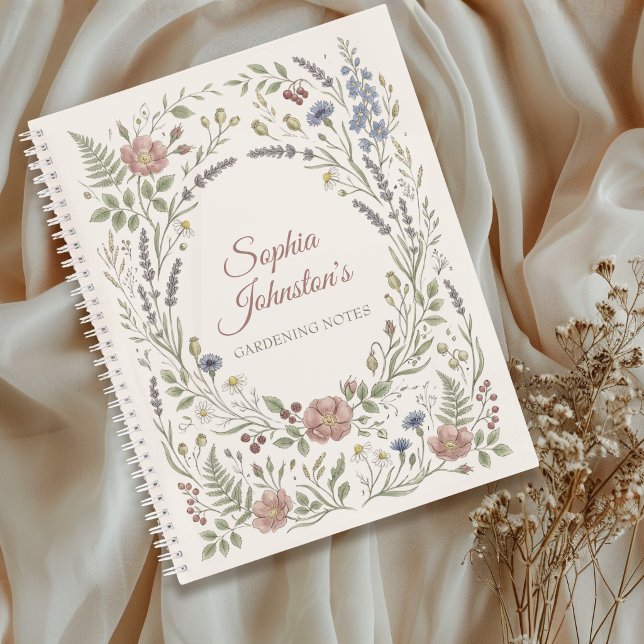 Carnet de jardin de cottage personnalisé (Elegant vintage wildflower journal for gardening notes, personalized with name)