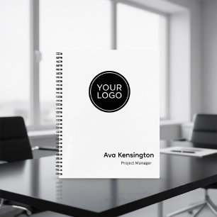 Carnet de stratégie professionnel 2026 avec person