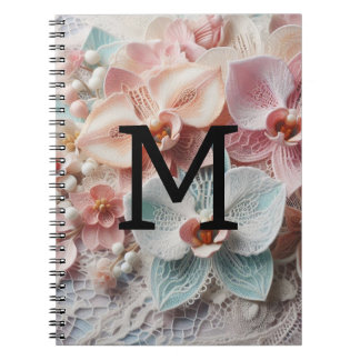 Carnet Dentelle monogramme fleurs orchidées rose pastel 