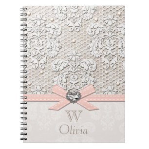 Carnet Dentelle vintage rose décorée d'un monogramme et