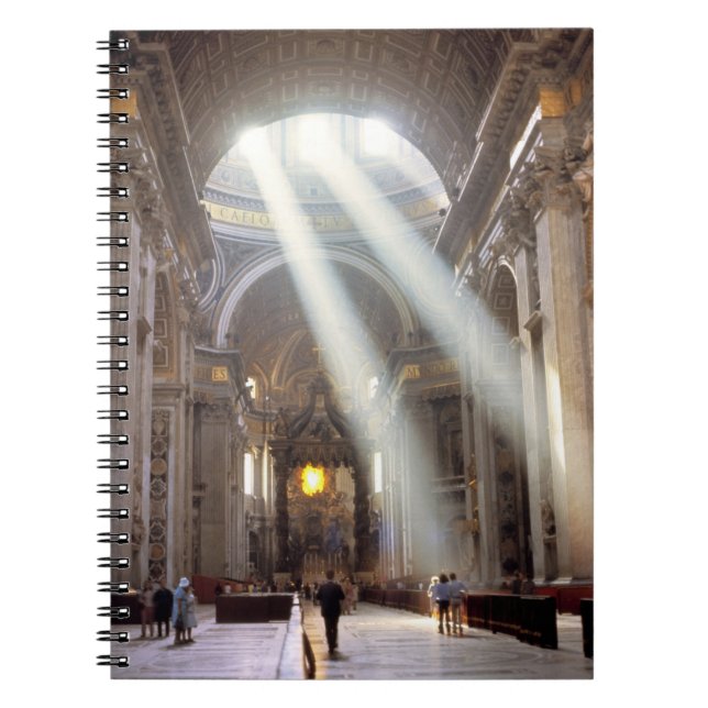 Carnet Des faisceaux de lumière solaire se déversent à tr (Devant)