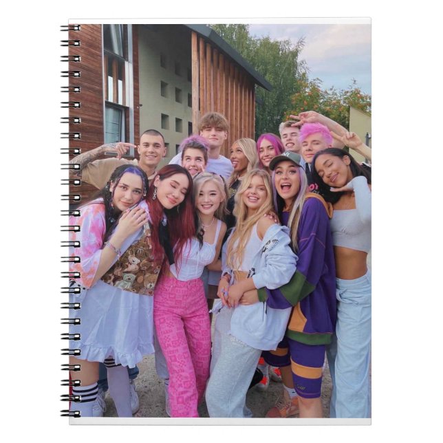 carnet des membres de l'équipe xo (Devant)