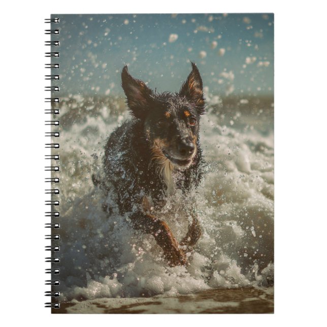 Carnet des vagues de l'océan de chien joueuse (Devant)