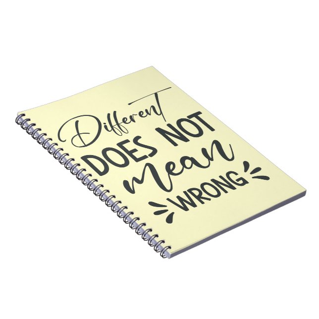 Carnet Différent ne signifie pas faux (Côté Droit)