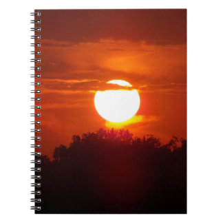 Carnet du coucher du soleil d'automne
