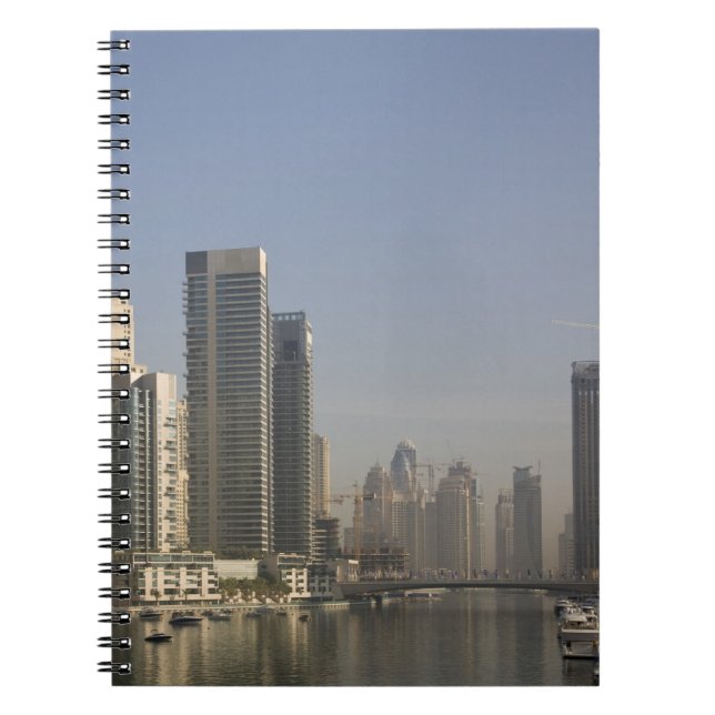 Carnet EAU, Dubaï. Des tours de marina avec des bateaux à (Devant)