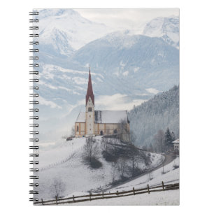 Carnet Église dans un paysage alpin d'hiver