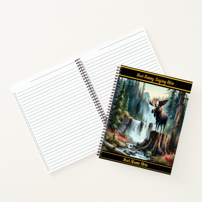 Carnet Élan majestueux debout fièrement à côté d'une casc (Intérieur)