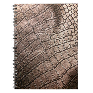 Carnet Elégant motif en cuir gros plan.