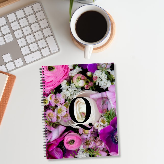 Carnet Élégante lettre initiale personnalisée Q Rose Mono (Créateur téléchargé)
