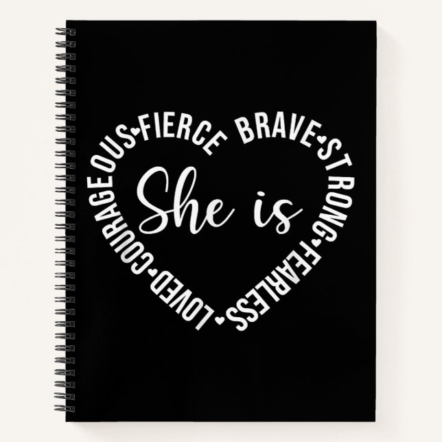 Carnet Elle Est Aimée Courageuse Féroce Brave Forte Sans  (Devant)