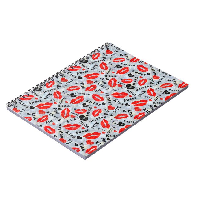Carnet Embrasse, lèvres rouges. (Côté gauche)