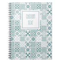 Carnet en spirale avec carrelage de cuisine