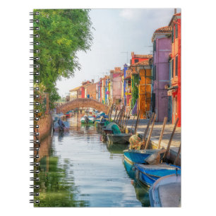 Carnet Explorer le charme vibrant de Burano