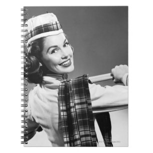 Carnet Femme dans un casquette