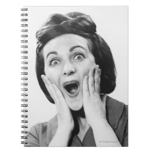 Carnet Femme faisant le visage