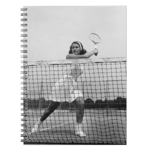 Carnet Femme jouant au tennis