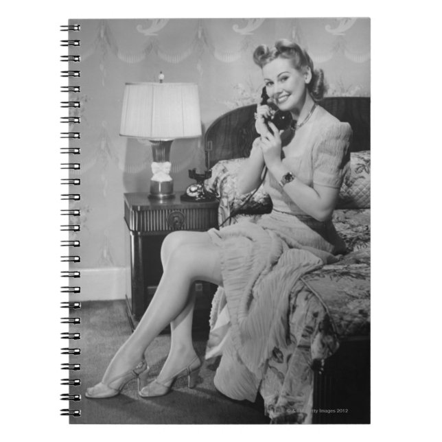 Carnet Femme parlant au téléphone (Devant)