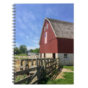 Carnet Fermes Grange rouge avec drapeau américain