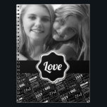 Carnet Fête spéciale 21st Birthday<br><div class="desc">Typographie unique et spéciale thème 21e anniversaire décoration et cadeaux de fête. Le texte comprend féroce et fab à 21. fabuleux à 21, extraordinaire fête de 21ème anniversaire, extra spécial 21ème anniversaire, heureux 21ème anniversaire, rocking 21ème anniversaire, beau à 21, extraordinaire 21ème anniversaire. Texte coloré clair en jaune, rose, violet,...</div>