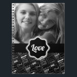 Carnet Fête spéciale 21st Birthday<br><div class="desc">Typographie unique et spéciale thème 21e anniversaire décoration et cadeaux de fête. Le texte comprend féroce et fab à 21. fabuleux à 21, extraordinaire fête de 21ème anniversaire, extra spécial 21ème anniversaire, heureux 21ème anniversaire, rocking 21ème anniversaire, beau à 21, extraordinaire 21ème anniversaire. Texte coloré clair en jaune, rose, violet,...</div>