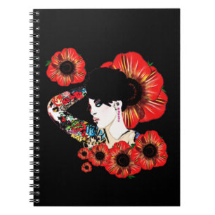 Carnet Fille tatouée parmi les fleurs de pavot. Œuvre par