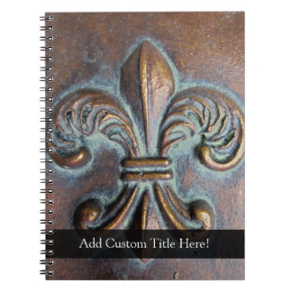 Carnet Fleur de Lis à l'aspect vieillot