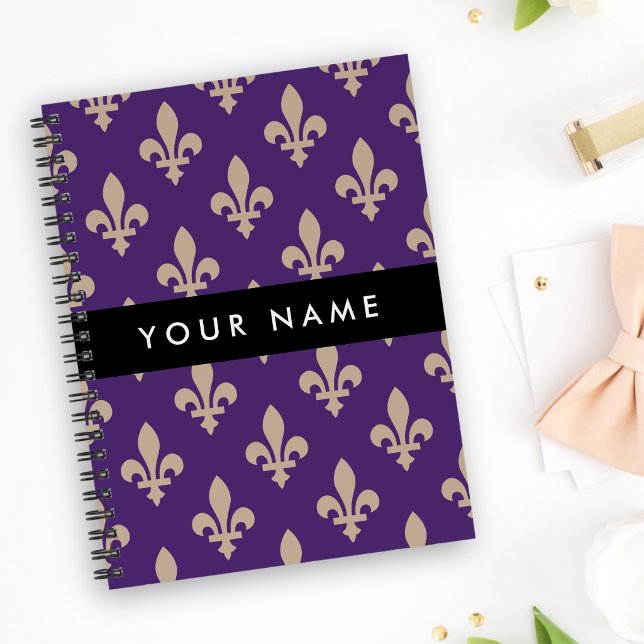 Carnet Fleur de Lis, Beige sur Violet, Royal, Votre Nom (Créateur téléchargé)
