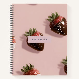 Carnet Fraise à base de chocolat rose pâle personnalisée