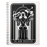 Grande Prêtresse du Tarot Femme Fumant de l'Herbe 