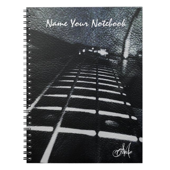 Carnet Guitare basse grunge en cuir noire personnalisée (Devant)