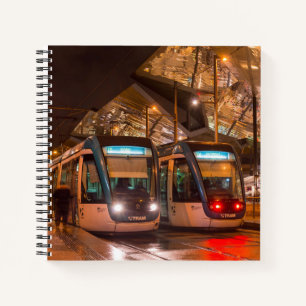 Carnet Image nocturne des tramways de Barcelone sous la p