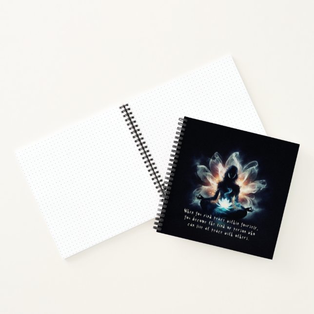 Carnet Instructrice de yoga en position de méditation ent (Intérieur)