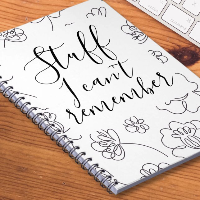 Carnet Je ne peux pas me souvenir de choses (Stuff I Cant Remember Notebook by Ricaso. Black and white flower pattern notebook.)