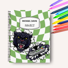 Joueur Black Panther tenant une manette de jeu vid