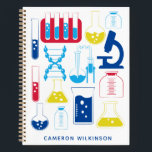 Carnet Laboratoire de chimie des sciences amusantes Bleu<br><div class="desc">Ce carnet sur mesure amusant présente un design scientifique et chimique mignon dans les couleurs primaires. Personnalisez-le avec votre nom. Super idée cadeau !</div>