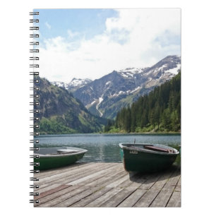 Carnet Lac alpin paisible et bateaux Photographie