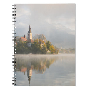 Carnet Le lac brumeux de lever de soleil a saigné le