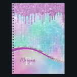Carnet Lecteurs de Parties scintillant pourpre, Iridescen<br><div class="desc">Personnalisez avec le nom violet et le monogramme blanc sur turquoise,  bleu et violet arrière - plan Iridescente avec des gouttes de Parties scintillant violet. Cliquez sur "Personnaliser" pour modifier les couleurs et les styles de type.</div>