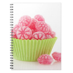 Carnet Les bonbons savoureux à sucrerie de framboise dans