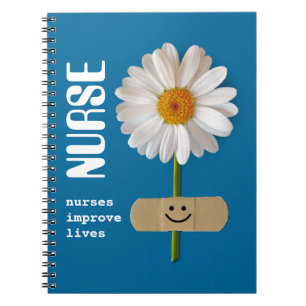 Carnet Les infirmières améliorent la vie. Cadeau souriant