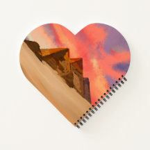 Libreta espiral corazón  paisaje pirámides egipto